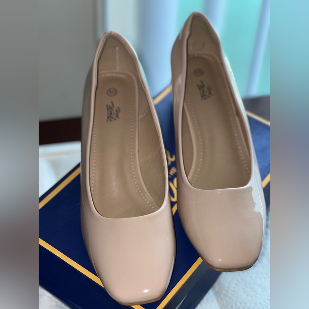 Brand new square toe pumps
